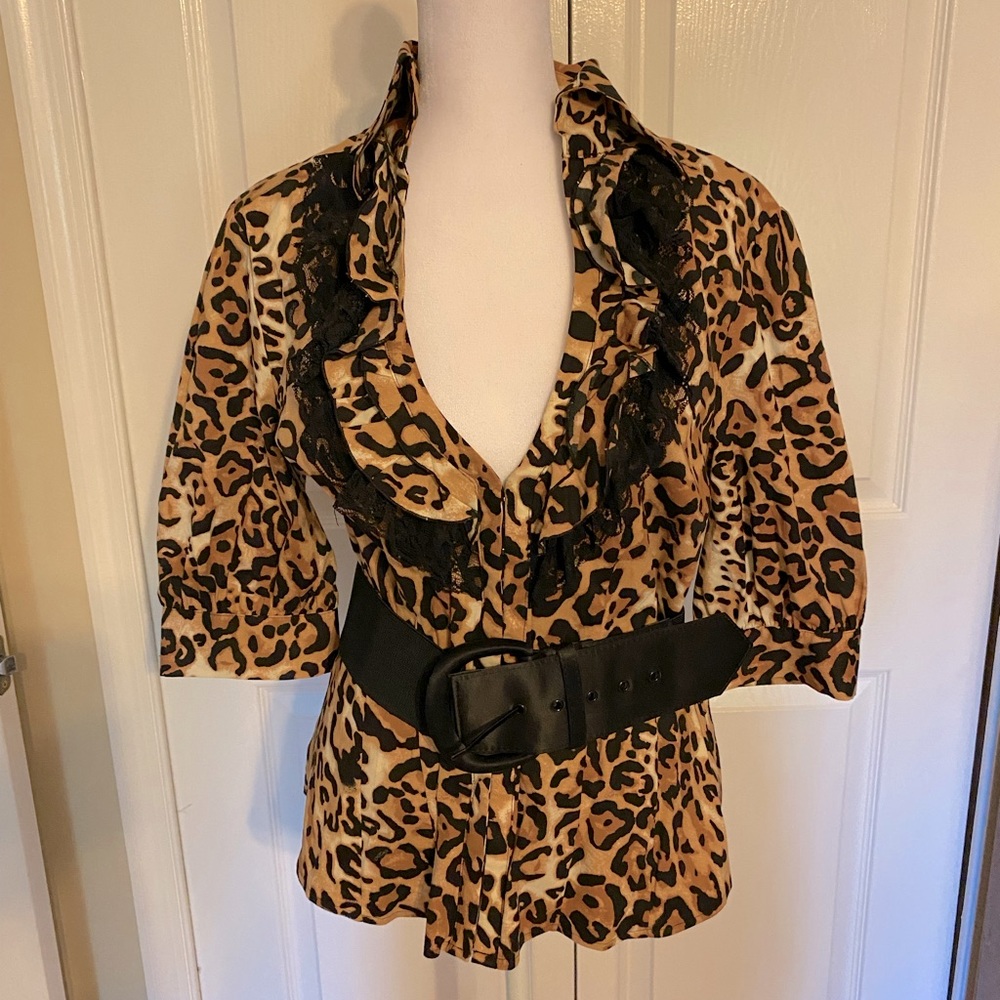 NWOT Bebe top with belt